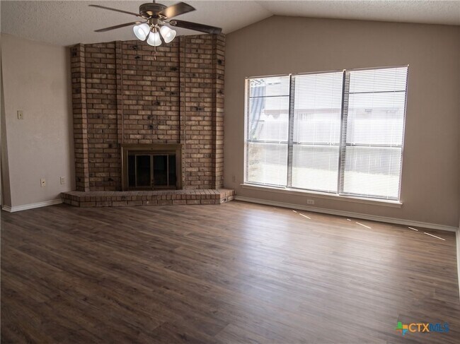 Building Photo - 1706 Wickfield Way