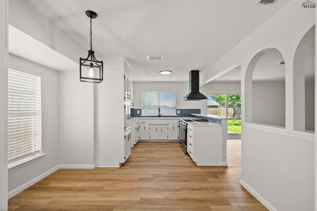 Building Photo - 5 Chanute Cir