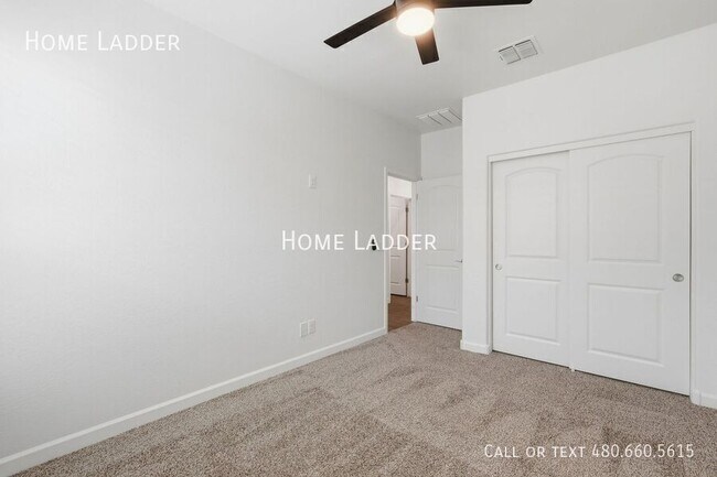Building Photo - 2713 N Camden Dr