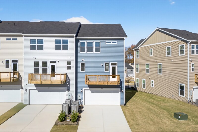 Building Photo - 315 Chesapeake Cmns St