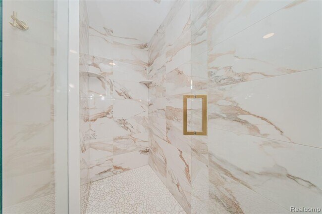 Building Photo - 21993 Riverview Dr