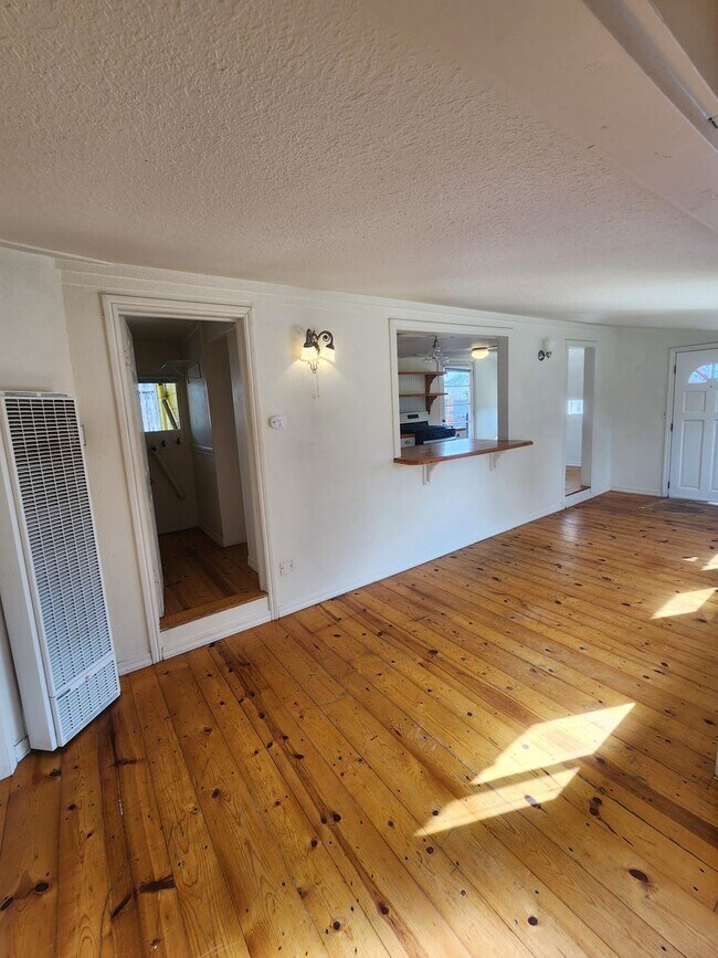 Building Photo - n17290