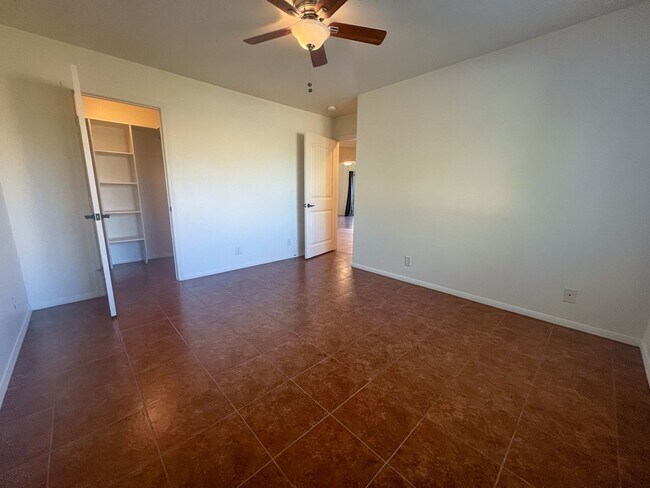 Building Photo - 5915 Thunder Ridge Rd