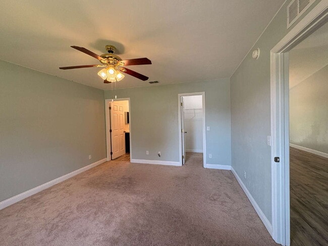 Building Photo - Charming Rental Home in Northwest Ocala – Comfort, Convenience & Value!