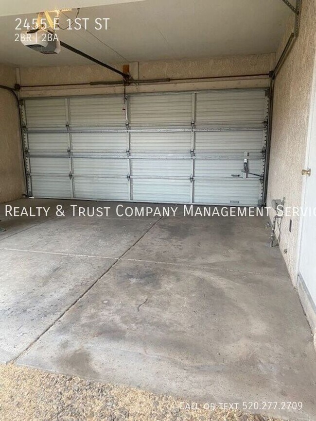 Building Photo - 2455 E 1st St