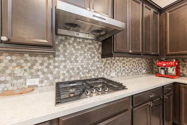 Building Photo - 15215 Holloway Hls Trl