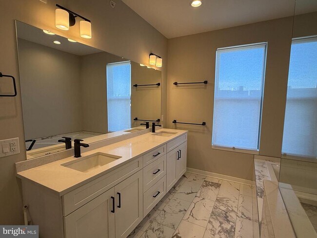 Building Photo - 3119 Pierview Ln