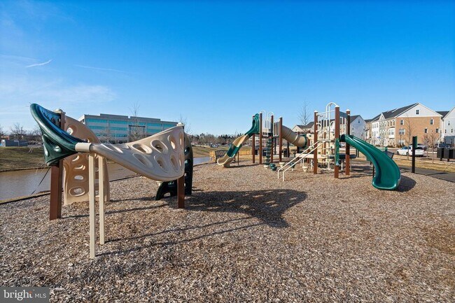 Building Photo - 14803 Retreat Blvd