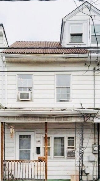 Building Photo - 444 Lewis St
