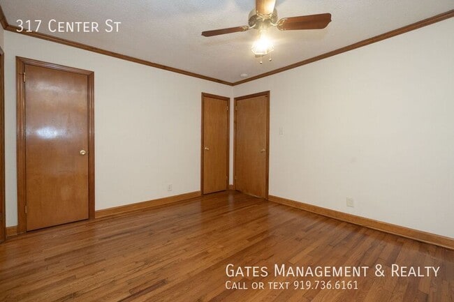 Building Photo - 317 Center St