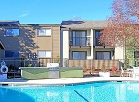 Building Photo - Riverside Villas