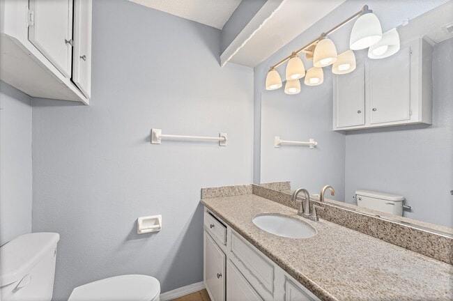 Building Photo - 9611 Hearthwood Dr