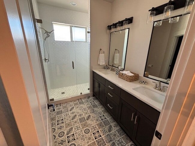 Building Photo - 3 bed 2 bath  Home for Rent in Talent