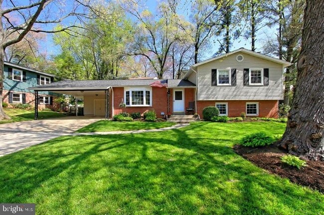 Building Photo - 7012 Hadlow Dr