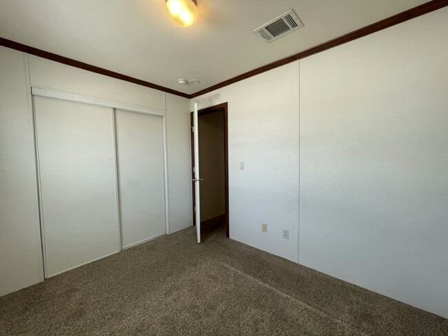 Building Photo - 757 Harbor Cir