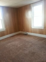 Building Photo - 341 Summerhill Ave