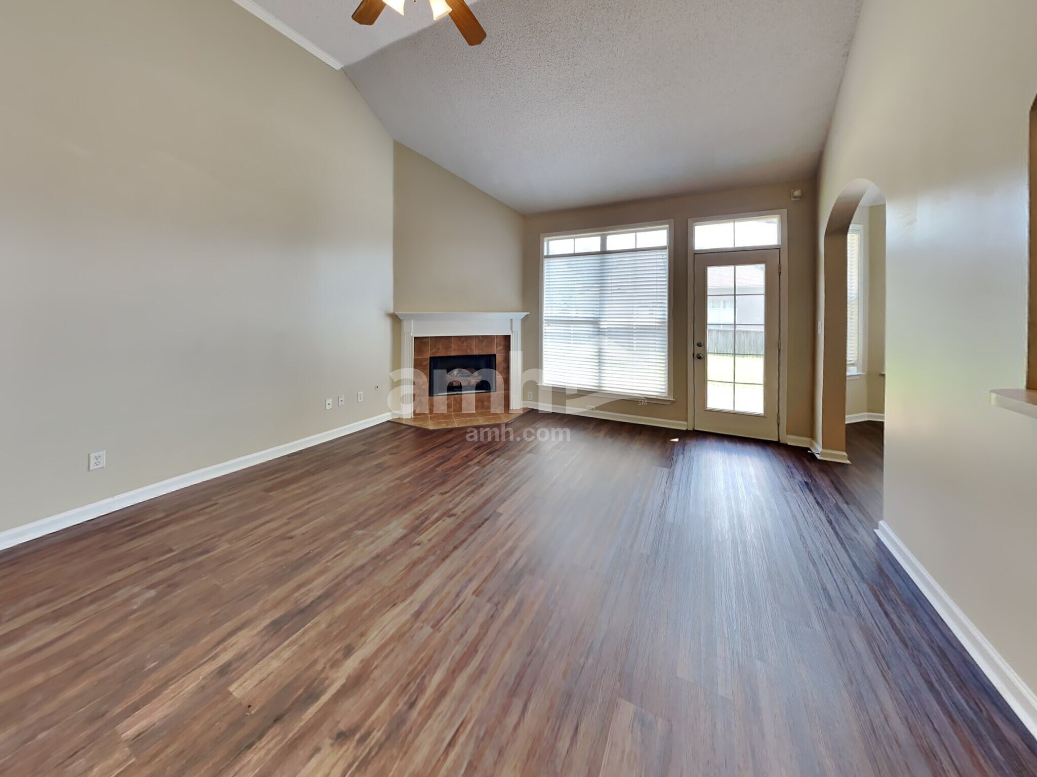 Building Photo - 1616 Sawmill Creek Ln