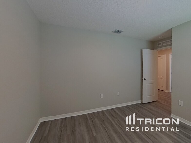 Building Photo - 4321 Desert Rose Ave