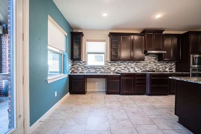 Building Photo - 5802 Caper Shores Ln