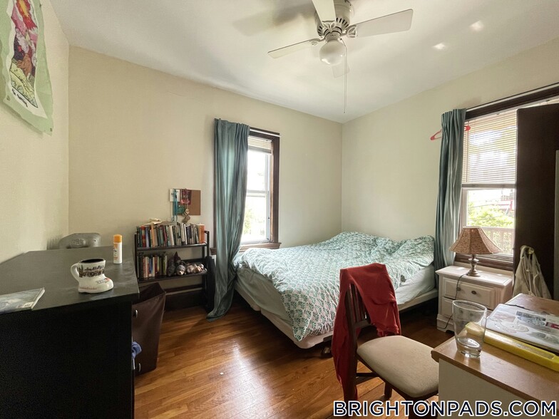 Building Photo - 40 Tremont St