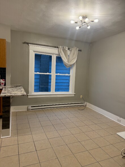 Building Photo - 437 Elm Ave