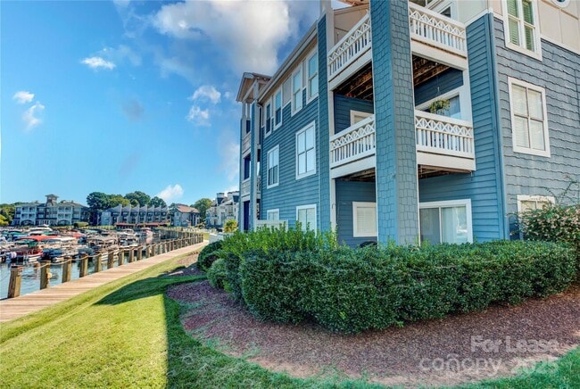 Building Photo - 18663 Vineyard Point Ln