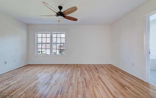 Building Photo - 326 Araneo Dr