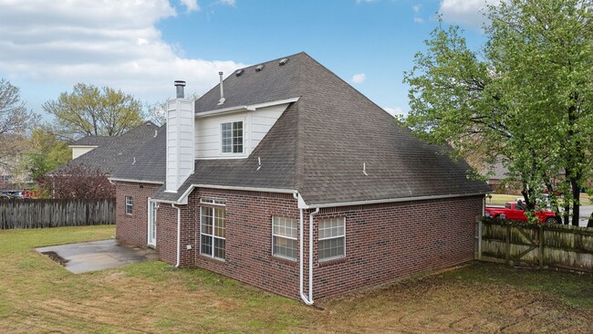 Building Photo - Remodeled 2 story in desired Stone Mill Br...