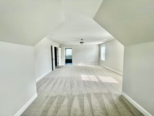 Building Photo - Stunning 4BR 3BA Home in Colfax