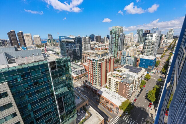 Building Photo - 321 10th Ave