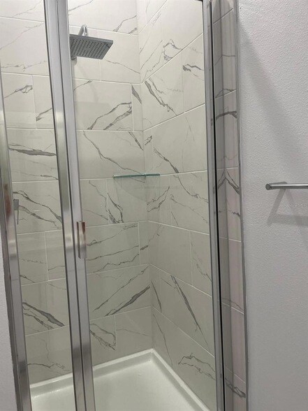 Building Photo - 665 Trikomo Dr