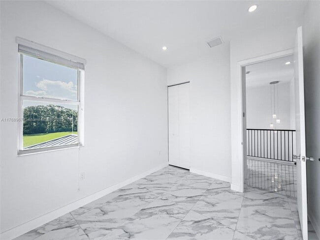 Building Photo - 149 Southeast Cor. Arno