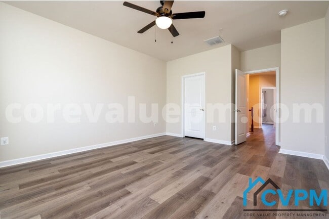 Building Photo - 601 Fox River Hills Way
