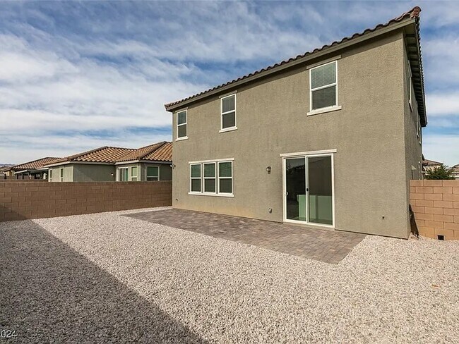 Building Photo - 6985 Solano Cyn Ave