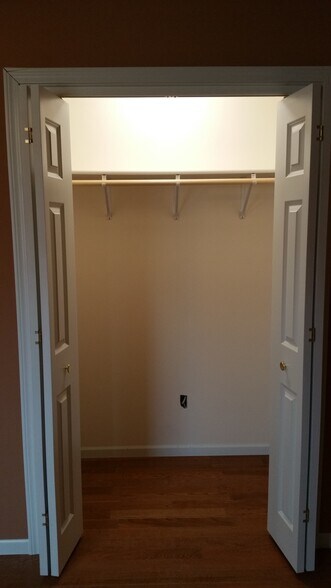 Building Photo - 410 W Webster St