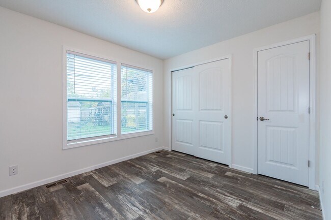 Building Photo - Charming 3-Bedroom Home with Spacious Yard in North Tulsa