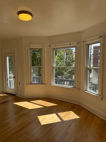 Building Photo - 1712 E Park Pl