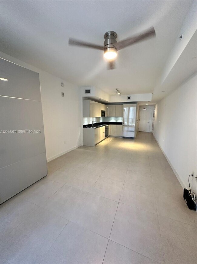 Building Photo - 1010 Brickell Ave