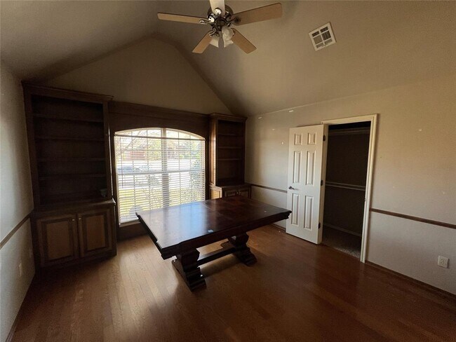 Building Photo - 16505 Moorgate Ln