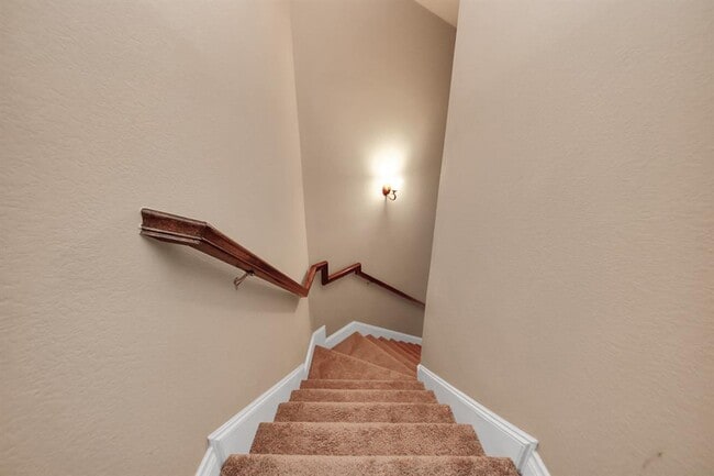 Building Photo - 3018 Sunrise Run Ln