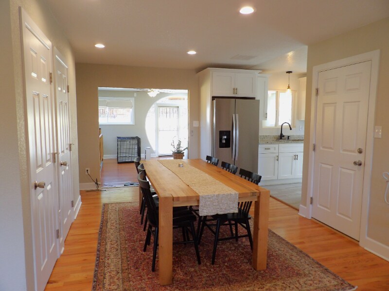 Building Photo - 1806 Koshare St