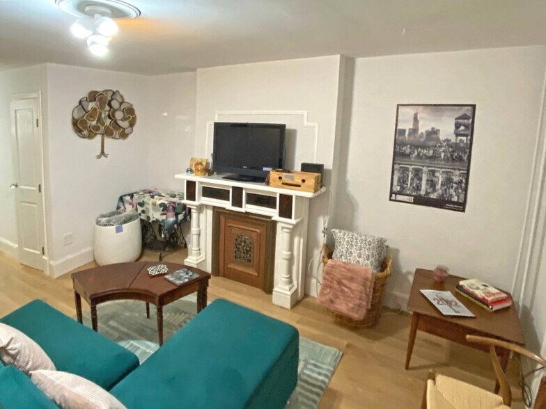 Building Photo - 518A Halsey St