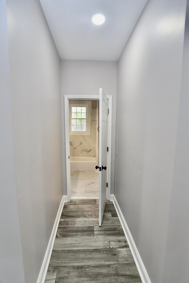 Building Photo - 11 Kendrick St