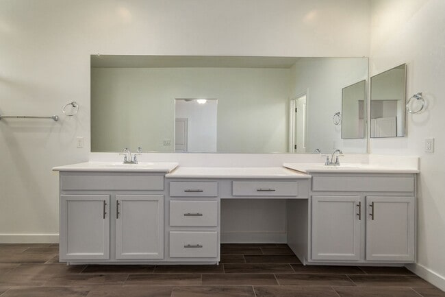 Building Photo - Large Home with Perfect Location in Cadence