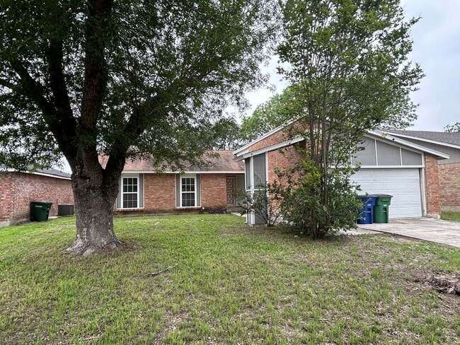 Building Photo - 3BED/2BATH Home for lease! Available Now in Live Oak!