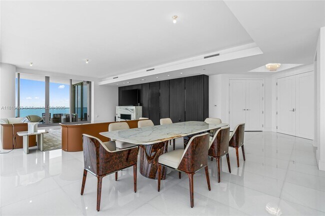 Building Photo - 17975 Collins Ave