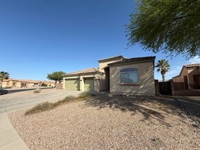 Building Photo - House For Rent