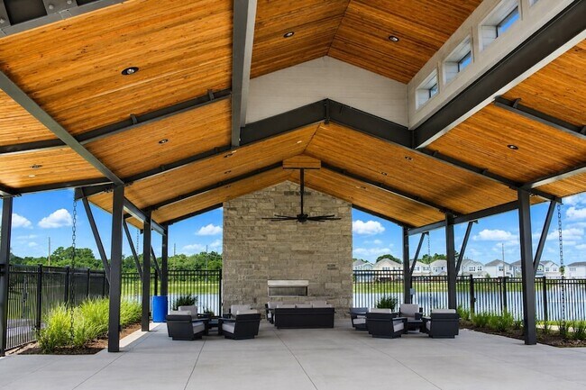 Building Photo - 624 Pelican Dr