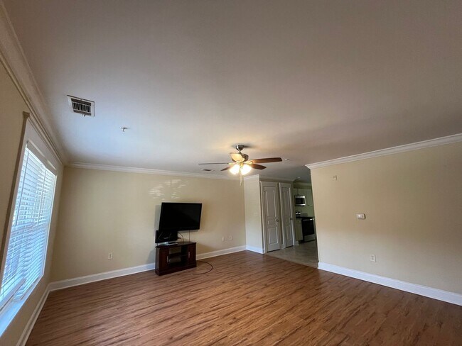 Building Photo - 14-1414 Jones