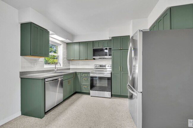 Building Photo - 3 bed Home in Audubon Park